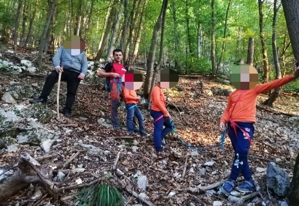 3 copii şi un adult, blocați pe Tâmpa!