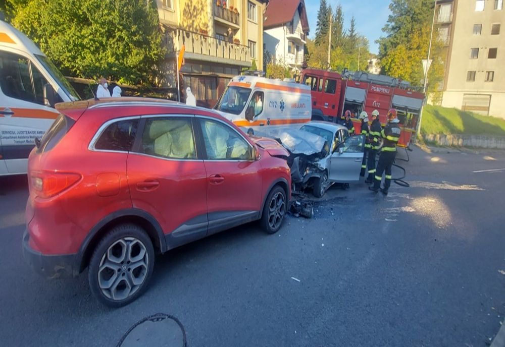 Accident într-o intersecție din Târgu Mureș! Două femei, la spital