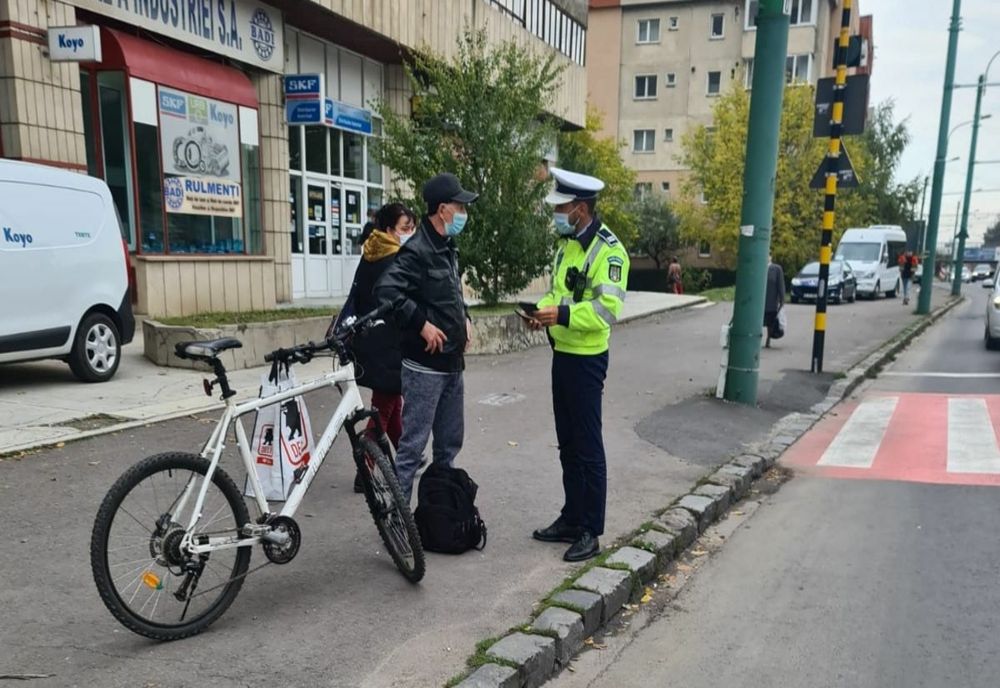 26 de amenzi pentru bicicliștii care nu respectă regulile de circulație