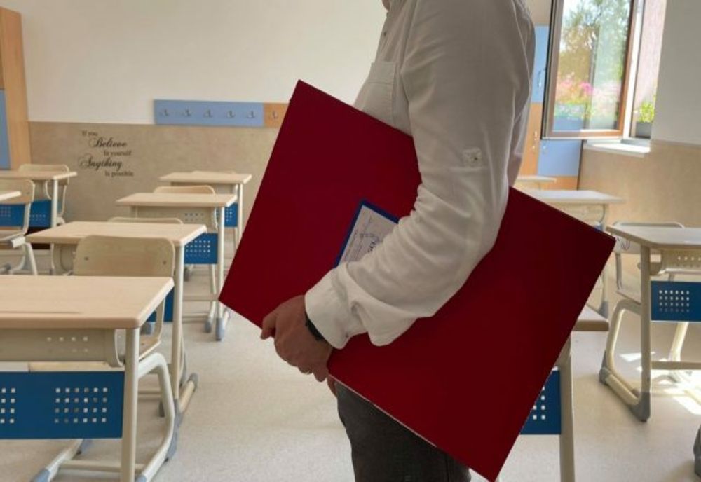 Ministrul Educației anunță intenția de a schimba structura anului școlar, începând din toamna viitoare