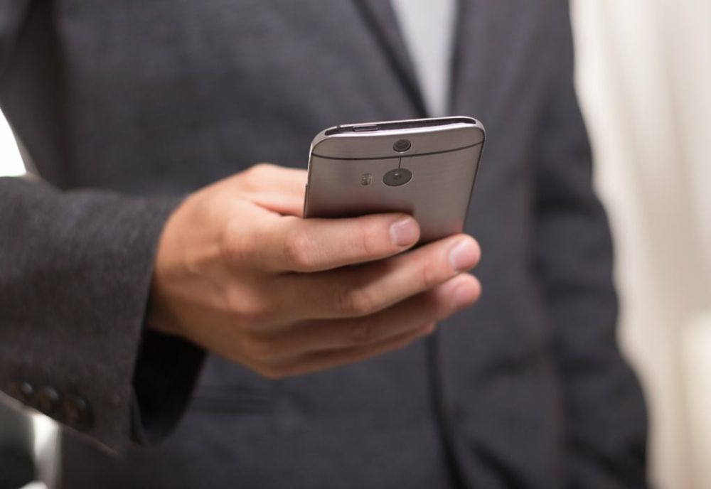 Polițiștii avertizează! ATENȚIE la mesajele de tip SMS și linkurile din ele!