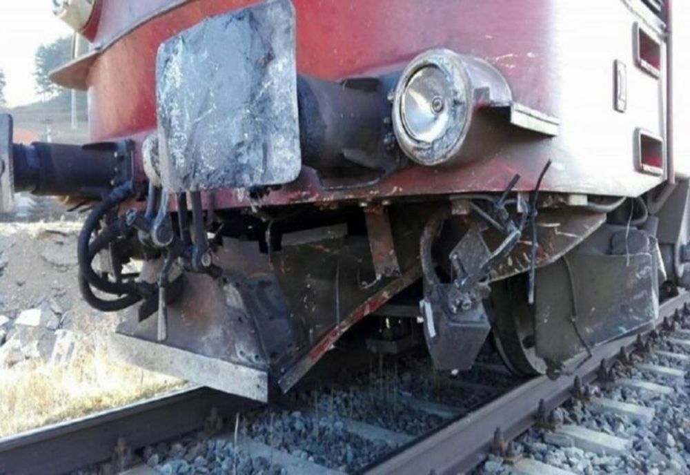 Tânăr lovit de tren! A fost transportat de urgență la spital