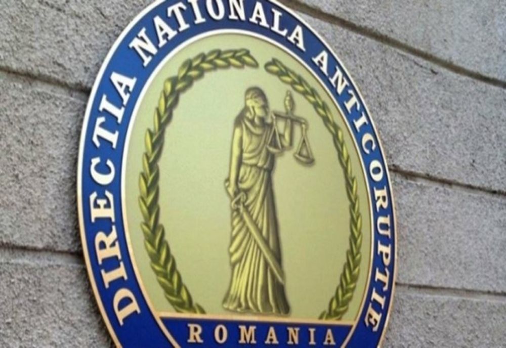 Trei inculpați trimiși în judecată de DNA Brașov! Sute de facturi fiscale false! Prejudiciu de zeci de milioane de lei