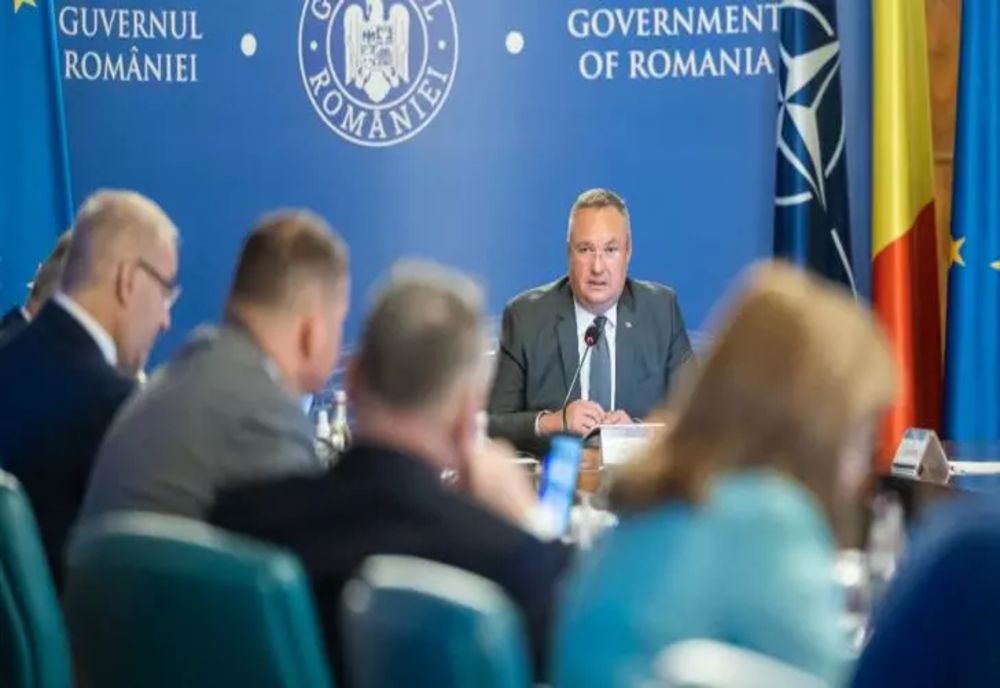 Stimulente de la Guvern pentru performanța şcolară - Nicolae Ciucă: „2.000 lei pentru fiecare absolvent care a obținut media 10 la evaluarea națională”