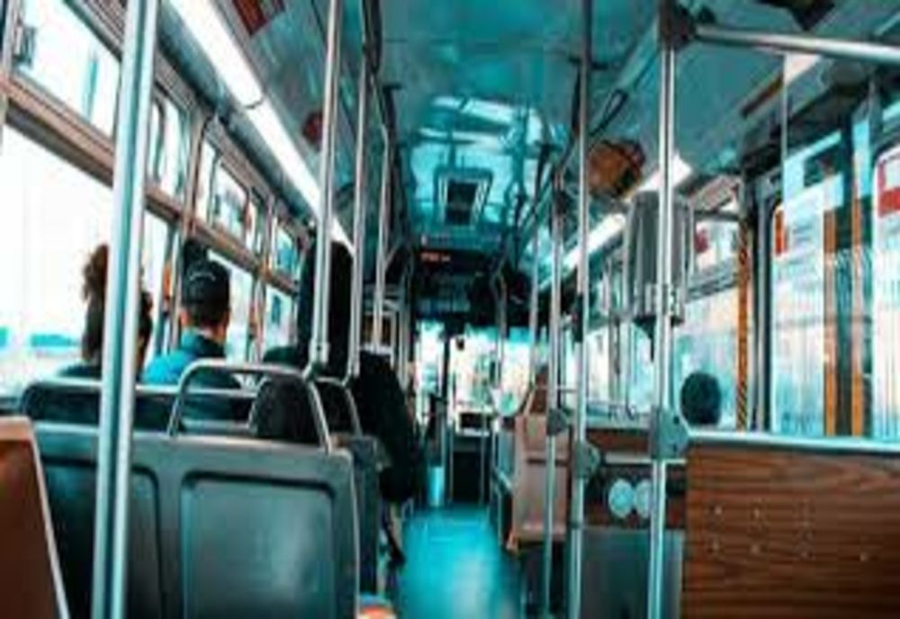 Guvernul a majorat de patru ori suma pentru decontarea transportului elevilor şcolarizaţi în altă localitate decât cea de domiciliu