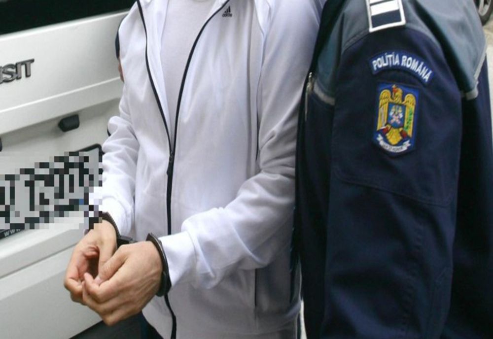 Un bărbat de 34 de ani acuzat de înșelăciune a fost reținut de polițiștii de la Investigații Criminale! Prejudiciu de aproape 80.000 de lei