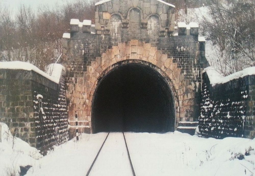 Un tunel cu o lungime de 10 kilometri ar urma să fie construit între Azuga, Predeal şi Timişu de Sus pe linia de tren Bucureşti – Braşov