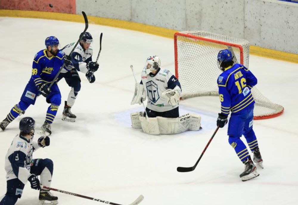 Hochei: Înfrângeri pe linie pentru echipele româneşti din Erste Liga