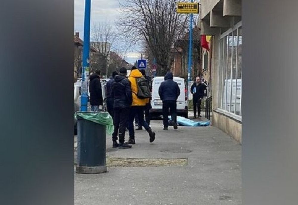 Bărbat mort pe stradă, în cartierul Tractorul