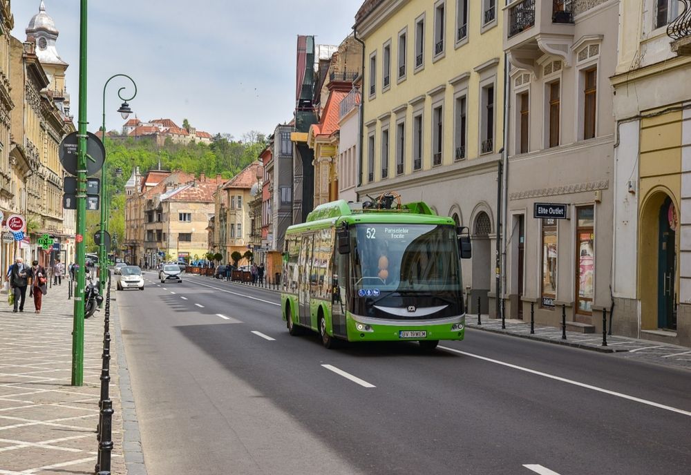 Parada Junilor restricționează traficul în Brașov. Vezi ce străzi vor fi închise dar și cum vor circula autobuzele!