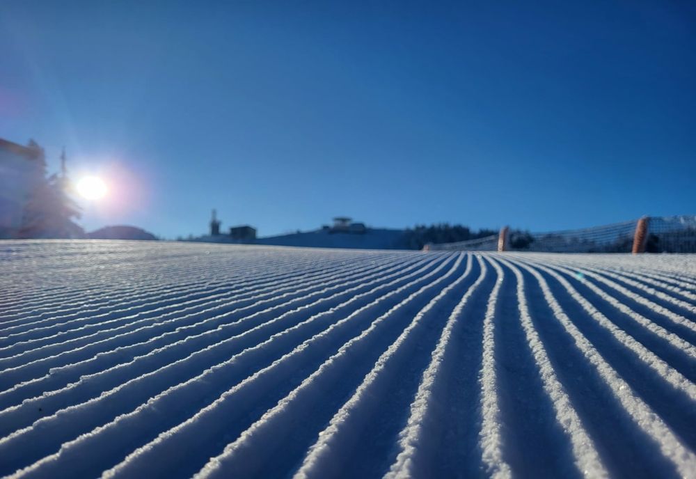 Poiana Brașov a rămas principala destinație pentru iubitorii sporturilor de iarnă! Peste un milion de treceri prin turnichete