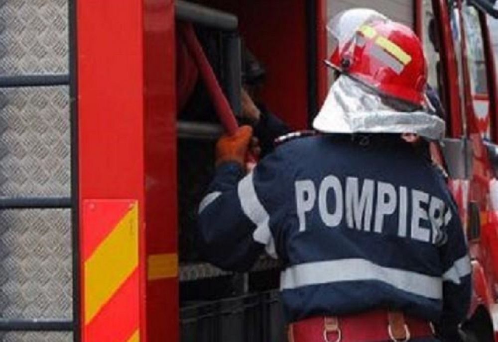 VIDEO 15 persoane evacuate dintr-un bloc din Brașov