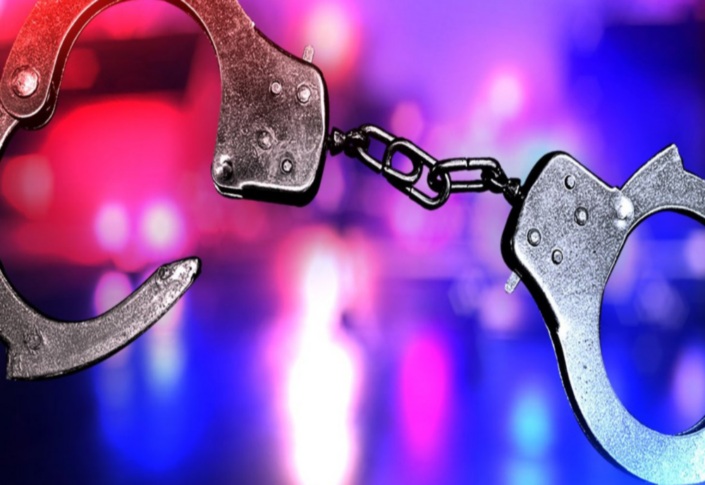 Femeie din Brașov arestată preventiv după ce a incendiat locuința unui vecin