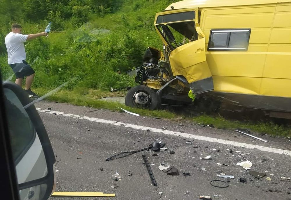 Accident între Braşov şi Timişul de Jos! Trafic blocat