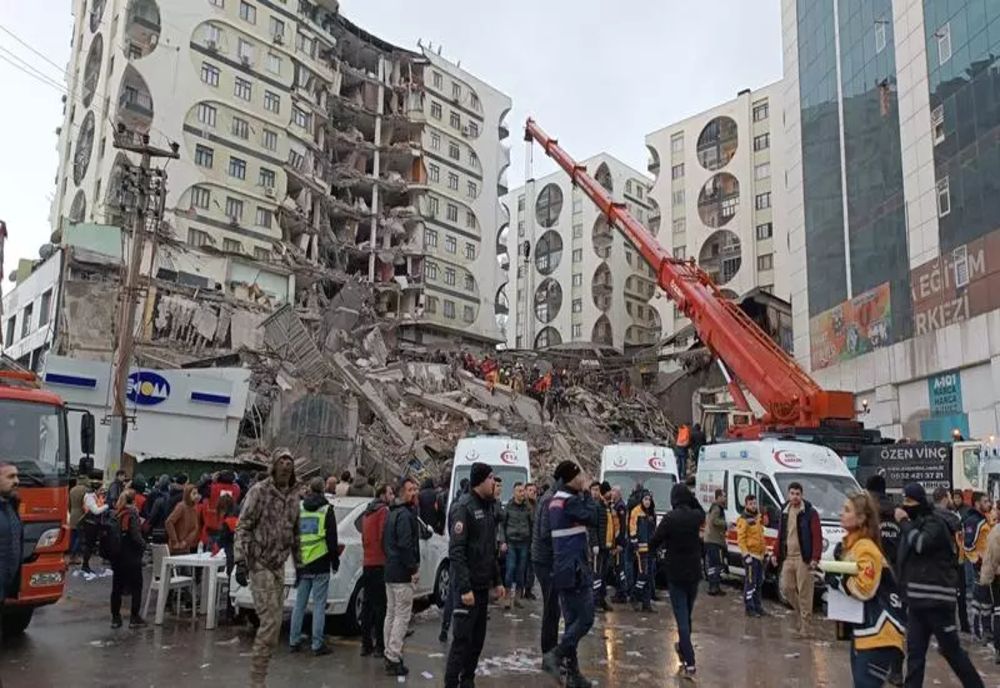 Turcia, zguduită iar de cutremure puternice - Oamenii au ieșit pe străzi în Istanbul