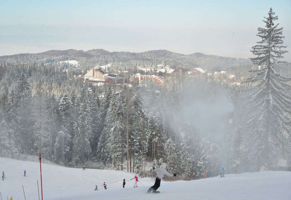 Vești bune pentru iubitorii sporturilor de iarnă! Se deschide o nouă legătură între partea superioară a Masivului Postăvarul și Poiana Brașov
