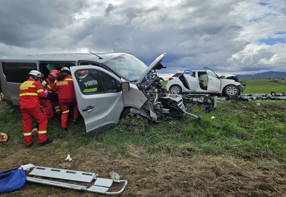 GRAV ACCIDENT RUTIER, ÎN JUDEȚUL BRAȘOV. 6 VICTIME, O PERSOANĂ A MURIT
