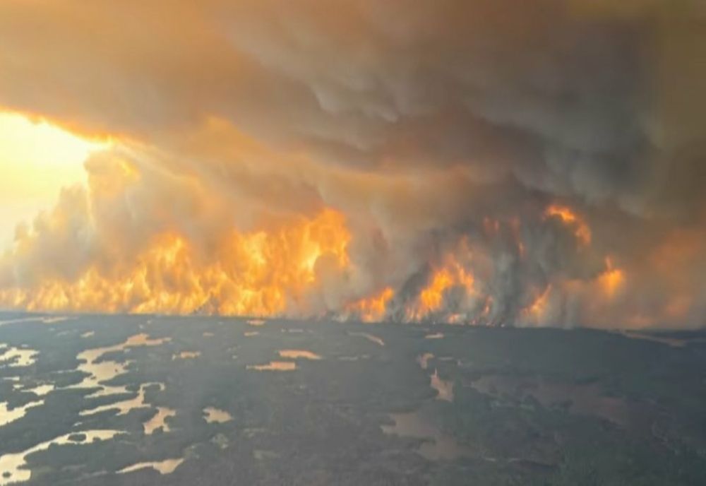 CANADA: EVACUĂRI MASIVE ÎN PROVINCIA MANITOBA DIN CAUZA UNOR INCENDII DE VEGETAȚIE