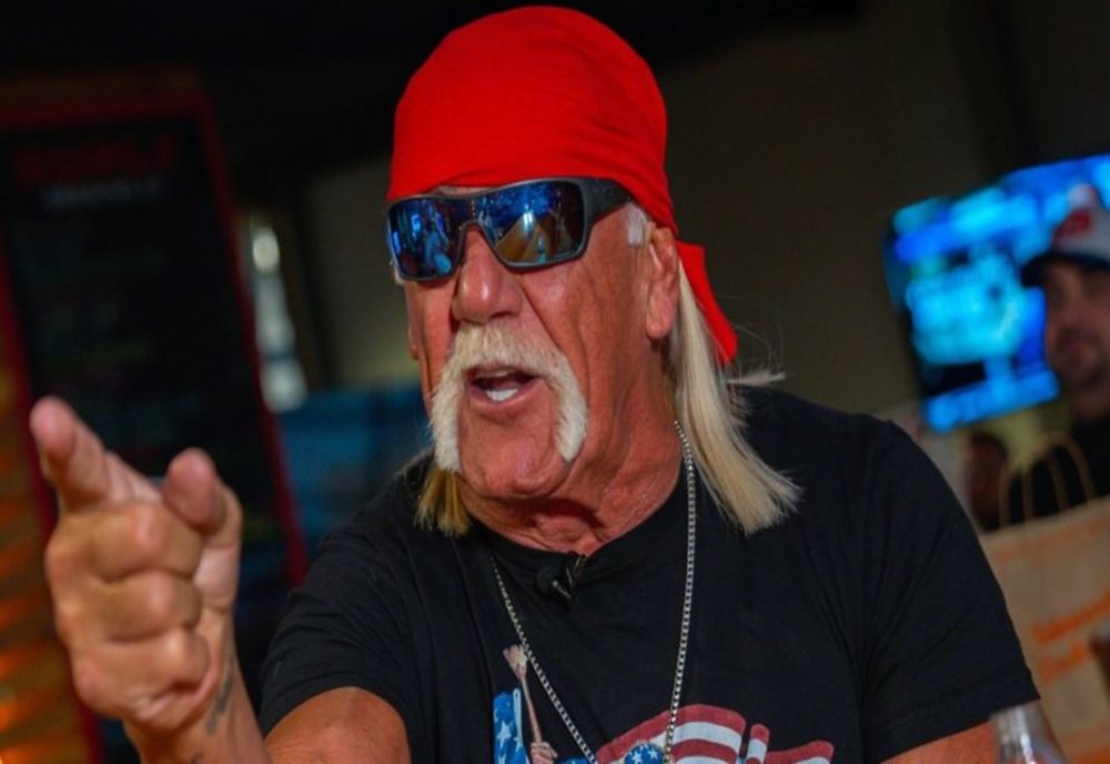 A MURIT ACTORUL AMERICAN HULK LOGAN