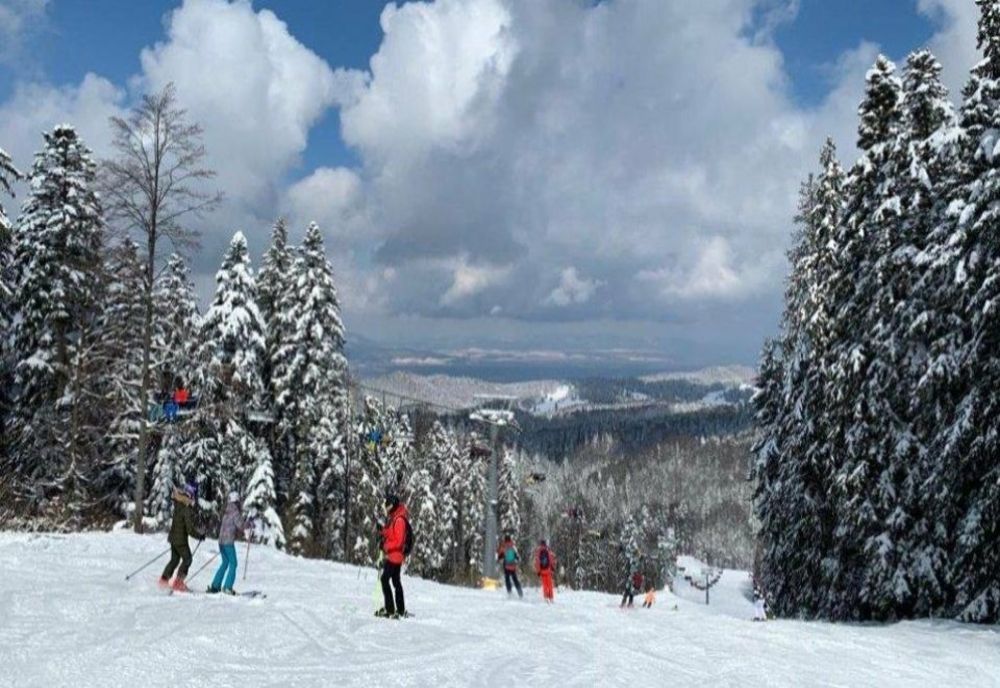 Se schiază în cele mai bune condiții pe pârtiile din Poiana Brașov