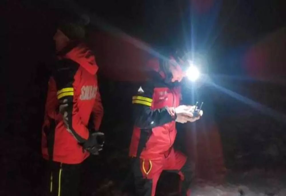 Sfârșit tragic pentru un bărbat de 59 de ani după ce a căzut într-o prăpastie