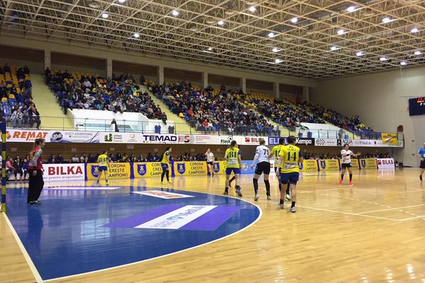 HANDBAL FEMININ: Victorie convingătoare pentru Corona Brașov