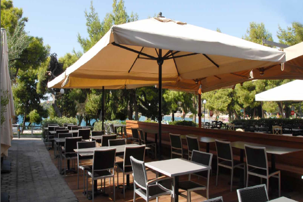 Premierul Ludovic Orban anunță prelungirea programului teraselor!