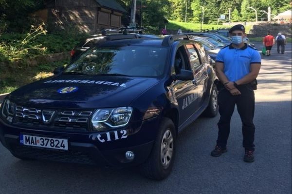 Recomandările jandarmilor care monitorizează stațiunile montane, pentru liniştea turiştilor
