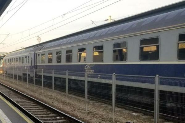 Mersul trenurilor. Furtunile de miercuri seară au perturbat traficul feroviar