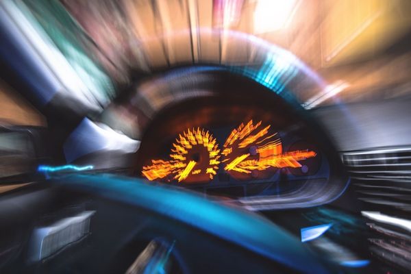 Va deveni Braşovul primul oraş din România cu limită de viteză de 30 km/h?