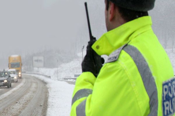 Valea Prahovei, luată cu asalt de turiști! Se circulă bară la bară pe DN1 Ploiești-Brașov