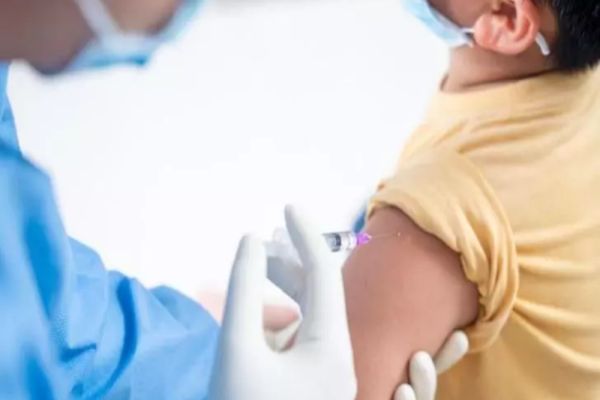 CIFRE alarmante în pandemie, în mediul rural: 70% dintre părinți nu vor să-și vaccineze copiii împotriva COVID-19