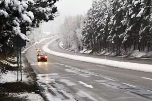 Prognoza meteo 7 februarie. Ploi și depuneri de polei, în cea mai mare parte din țară