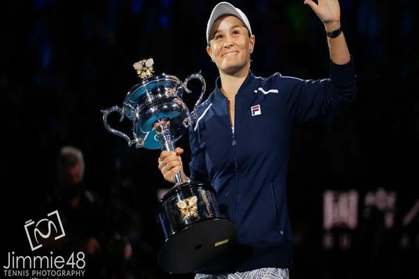 Ashleigh Barty își încheie cariera sportivă la doar 25 de ani
