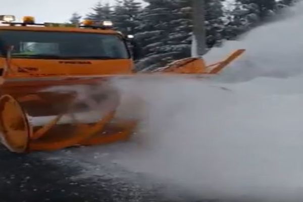 Deszăpezire pe Transfăgărăşan, pe tronsonul închis circulaţiei 