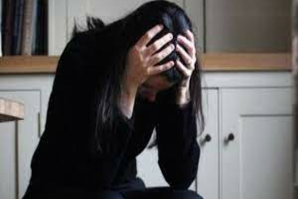 STUDIU: Oamenii, îngroziți de războiul cu facturile nesimțite - Jumătate dintre români spun că vor stinge lumina