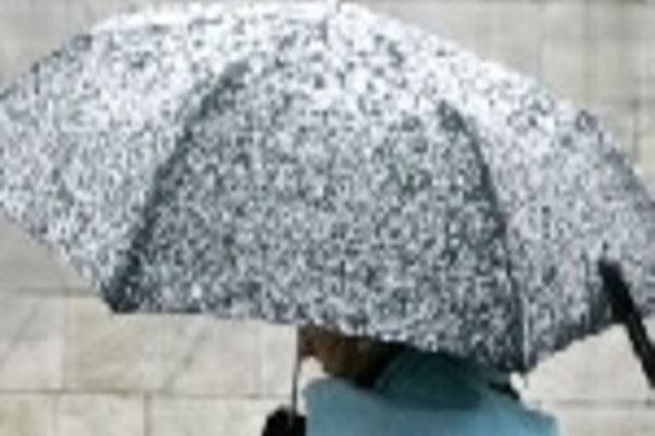 Cât mai ține căldura neobișnuită. Se întoarce FRIGUL în forță și se anunță lapoviță și ninsori