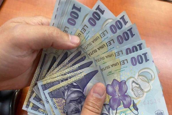 Scandal pe salariul minim - Surse: Cei 200 de lei scutiți de taxe dispar, de anul viitor