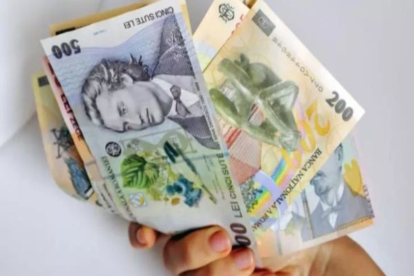 Topul salariilor în 2026. Domeniile unde românii câștigă peste 1.500 de euro net