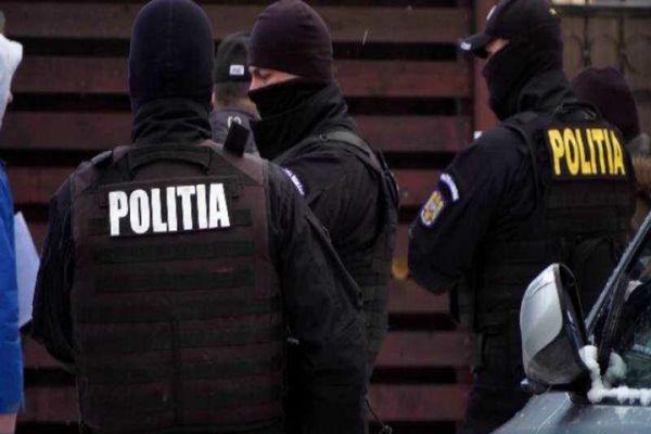 200 de percheziții într-un dosar de pornografie infantilă, trafic de minori, criminalitate informatică
