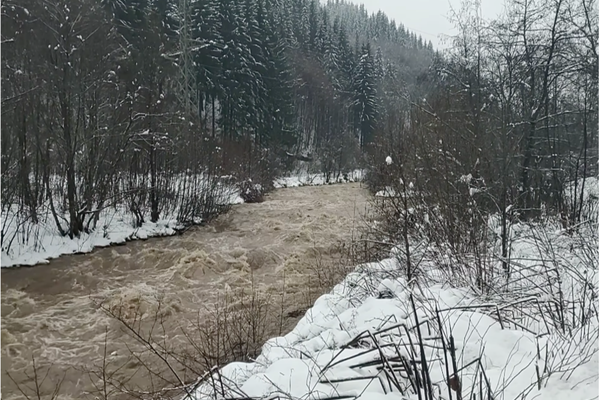 Cod portocaliu de inundații în mai multe județe. Hidrologii au actualizat avertizările - HARTA