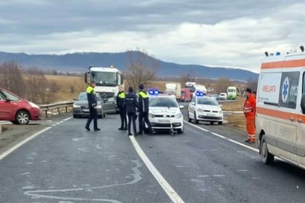 Grav accident, cu victimă, pe DN1, la Vlădeni. Trafic blocat