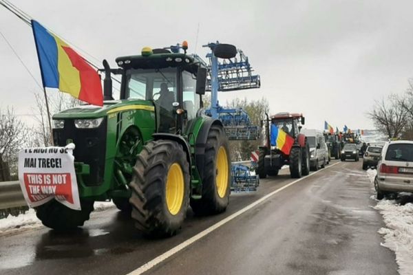 Protestul fermierilor și al transportatorilor continuă și astăzi: revolta a cuprins toată țara. Sorin Grindeanu ține cu dinții de scaun