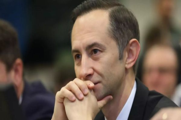 TU DECIZI. Dosar de candidat: Alin Nica, liberalul traseist care a ajuns candidat pe listele celui pe care îl desființa