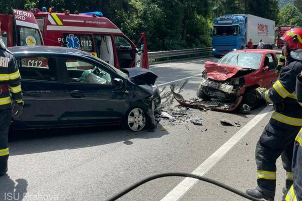Două persoane au fost rănite într-un accident produs pe DN 1, la Sinaia