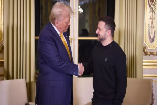 TRUMP ÎL PRIMEȘTE PE ZELENSKI LA CASA ALBĂ