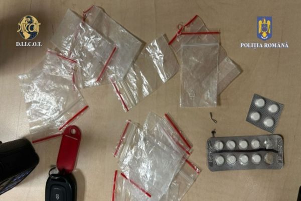 FEMEIA SUSPECTATĂ CĂ AR FI FURNIZAT DROGURILE CARE AU DUS LA DECESUL LUI RAREȘ ION, REȚINUTĂ DE DIICOT  