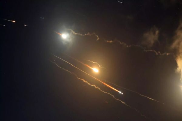 GARDIENII REVOLUȚIEI AFIRMĂ CĂ IRANUL A LANSAT RACHETE SUPERSONICE ASUPRA ISRAELULUI 