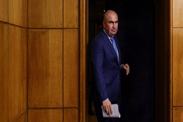 Opoziția a strâns semnături pentru moțiunea de cenzură. Senator: „Avem 119 semnături, mai mult decât necesar!”