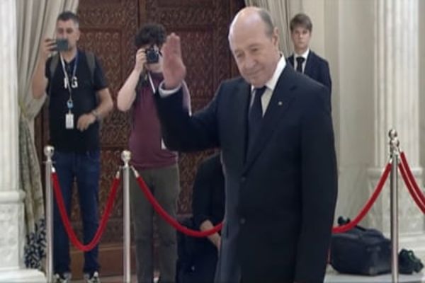 TRAIAN BĂSESCU PRIMEȘTE ÎNAPOI LOCUINȚA DE PROTOCOL ȘI TOATE PRIVILEGIILE DE FOST PREȘEDINTE